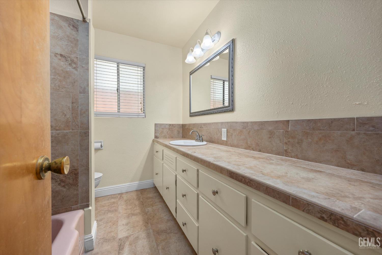 3800 Candlewood Drive