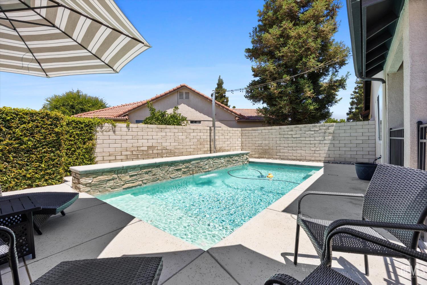 3105 Burgundy Rose Street