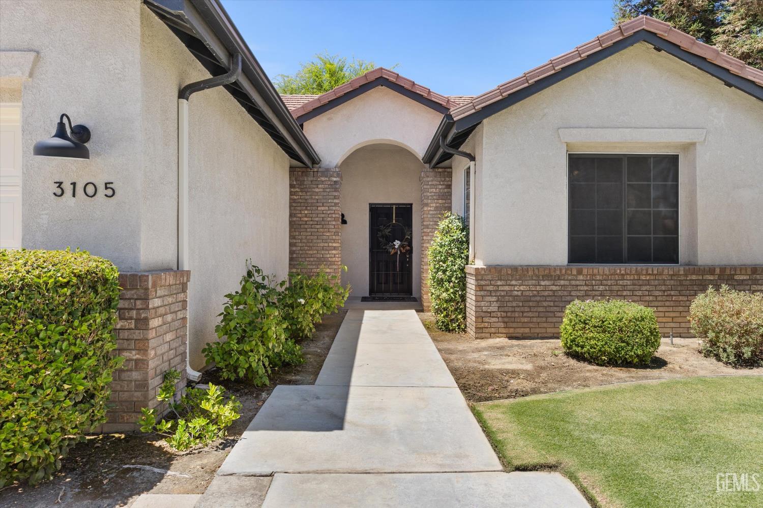3105 Burgundy Rose Street