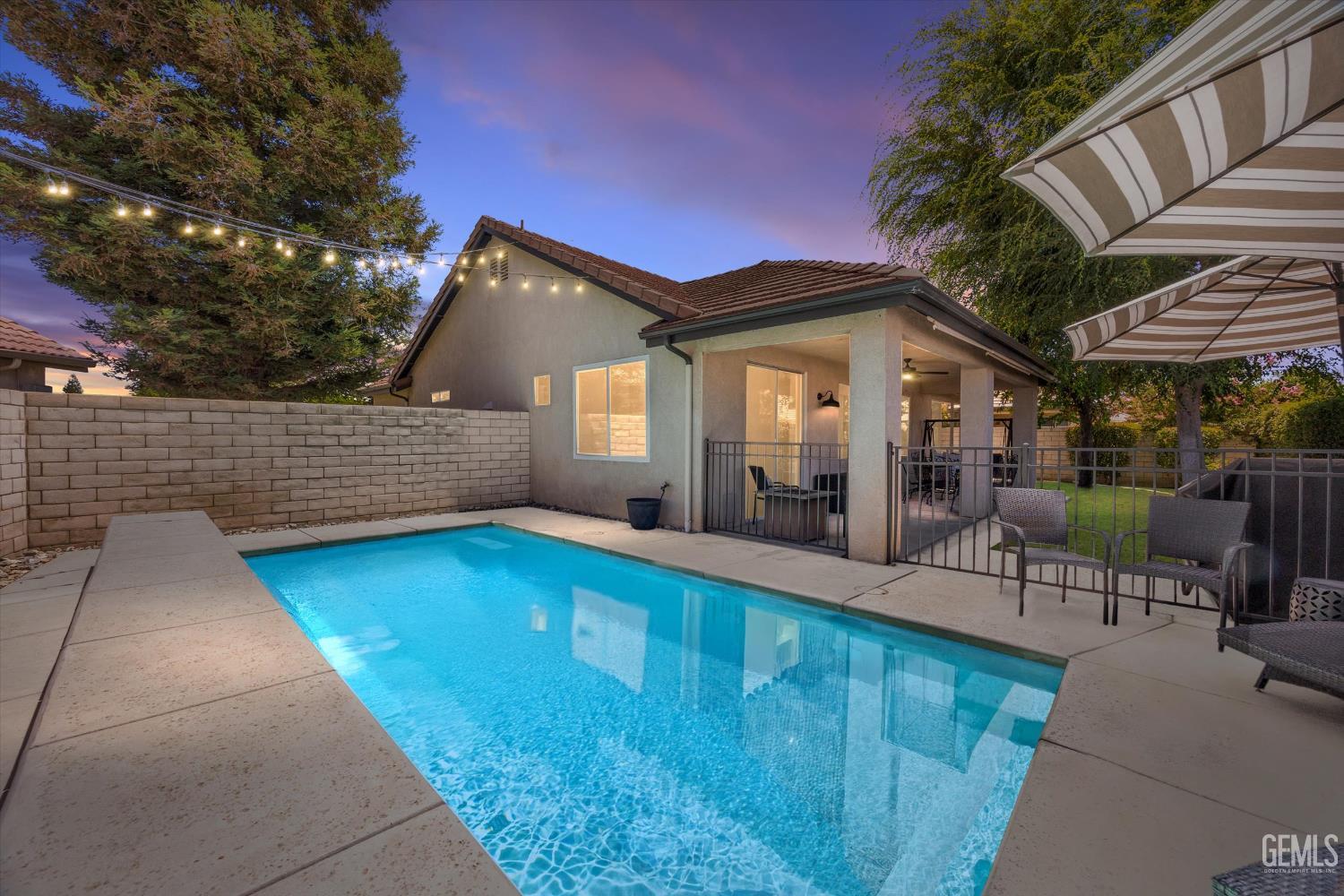 3105 Burgundy Rose Street