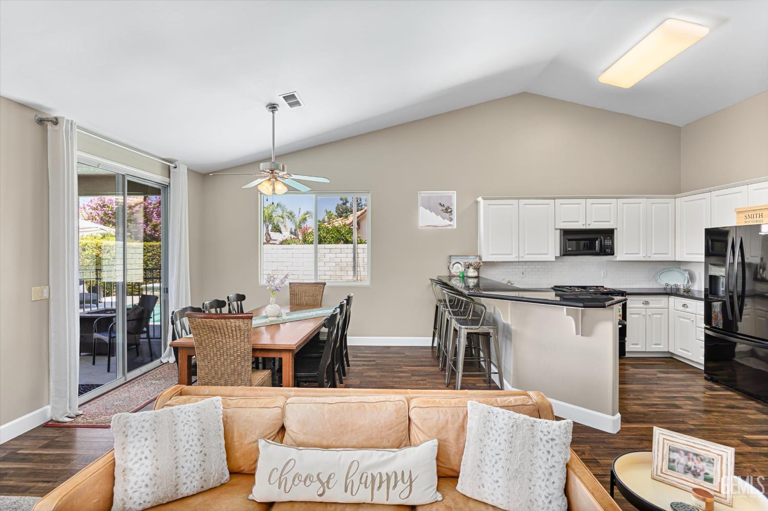 3105 Burgundy Rose Street