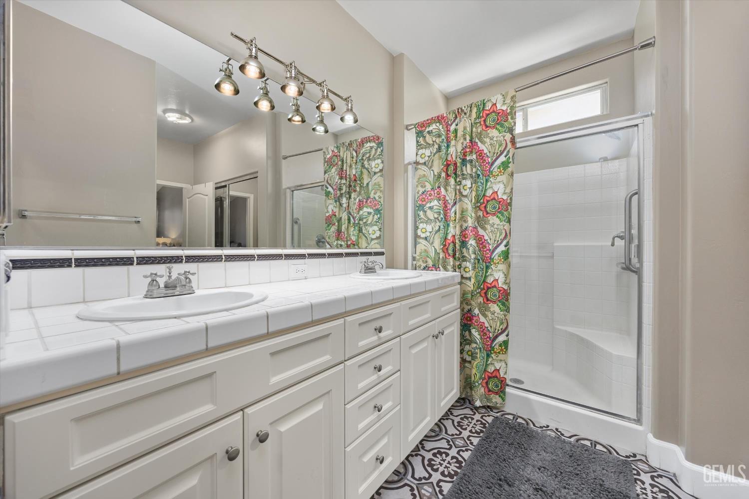 3105 Burgundy Rose Street