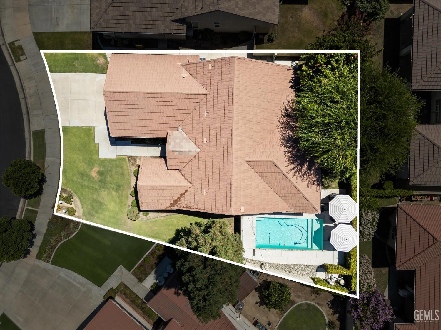 3105 Burgundy Rose Street