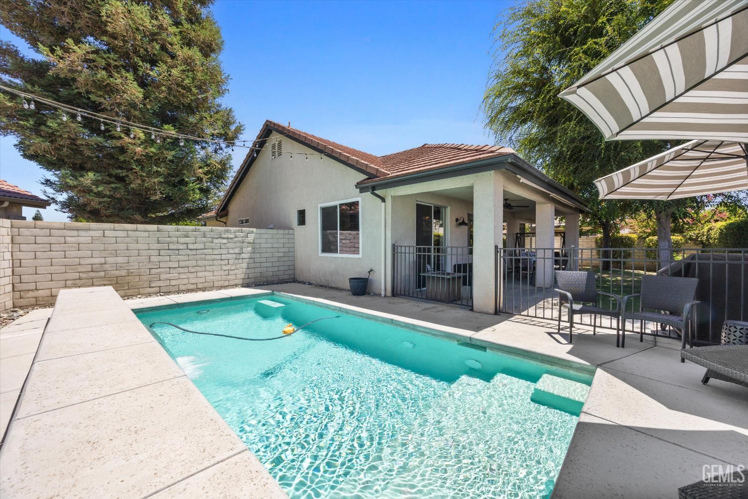 3105 Burgundy Rose Street