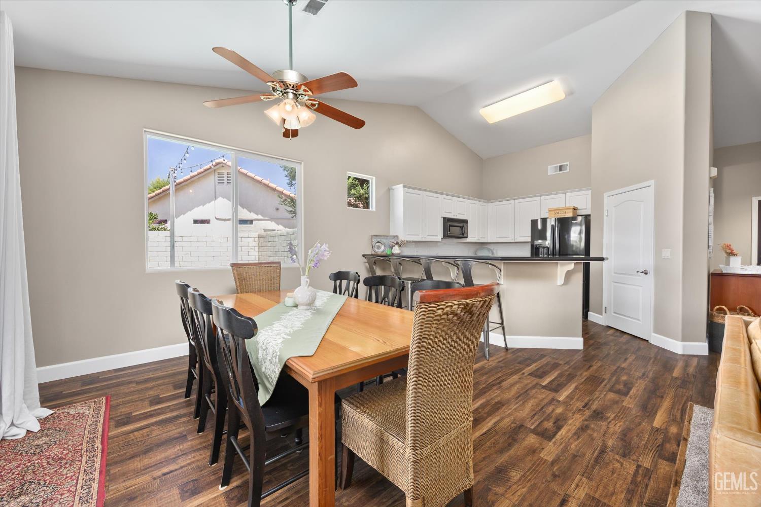 3105 Burgundy Rose Street