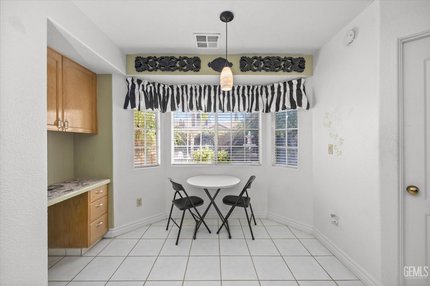 7601 Live Oak Way