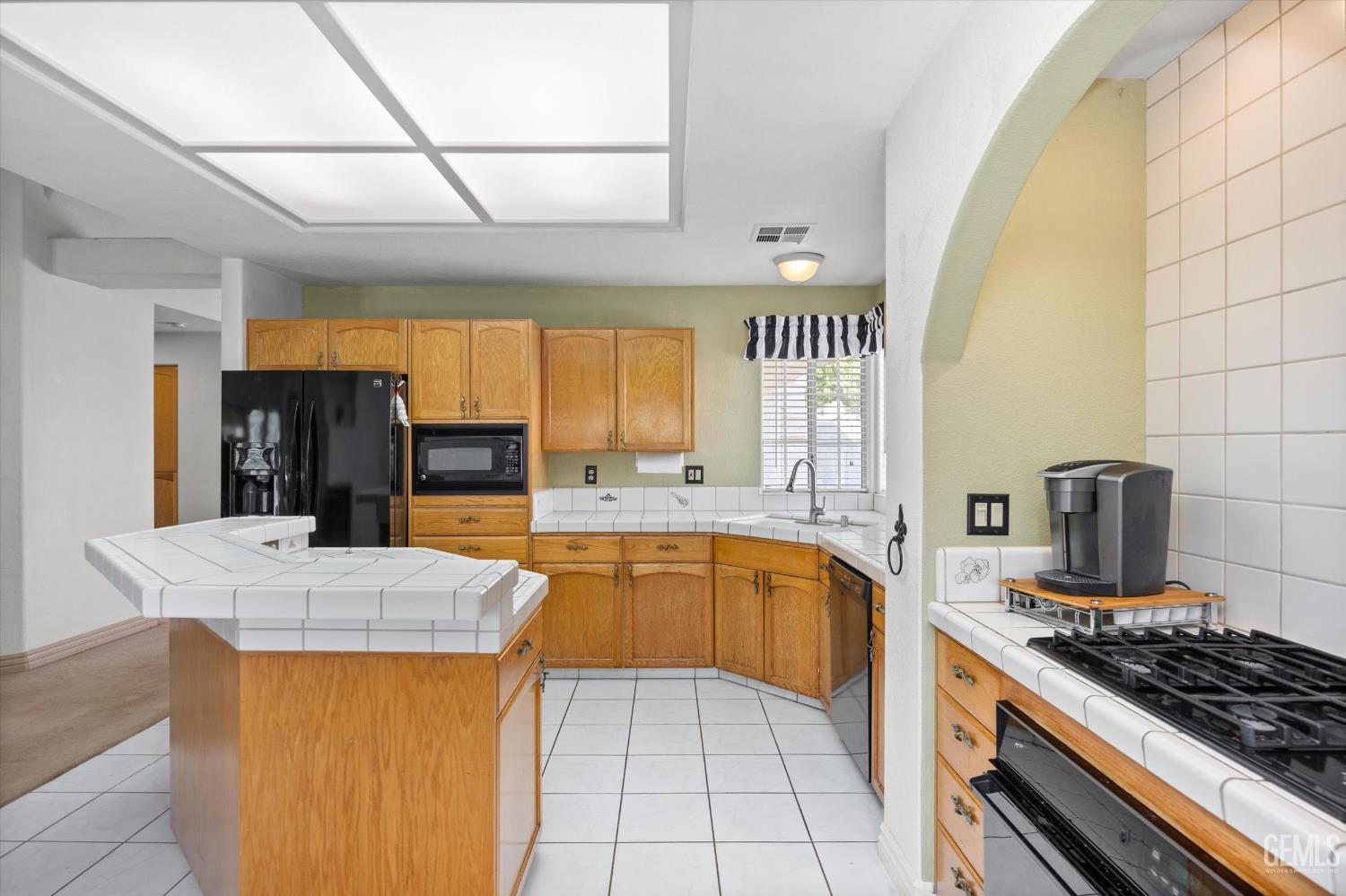 7601 Live Oak Way