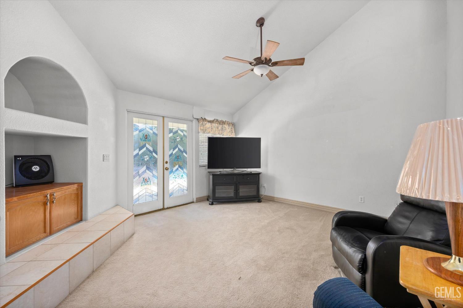 7601 Live Oak Way