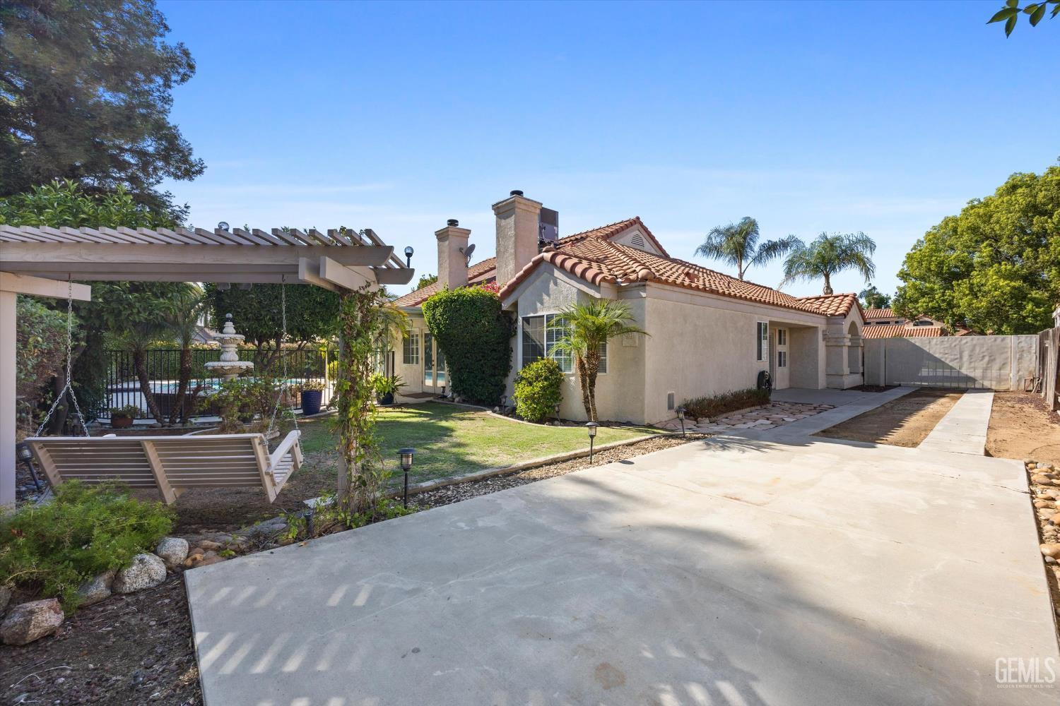 7601 Live Oak Way