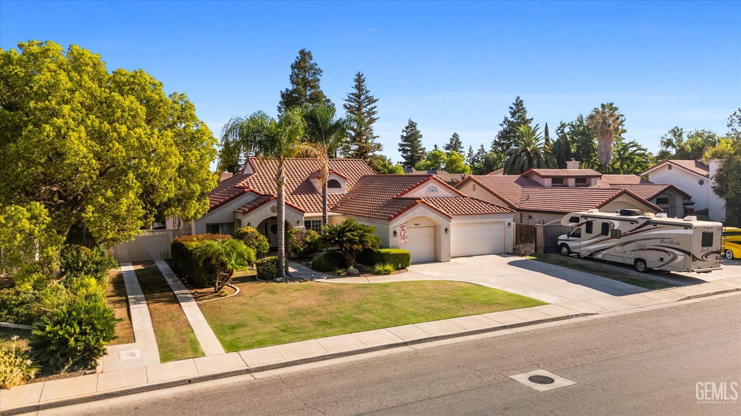 7601 Live Oak Way