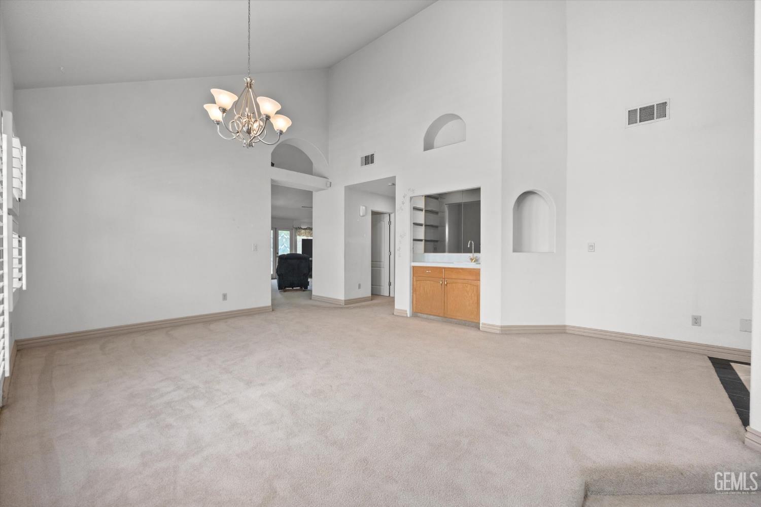7601 Live Oak Way