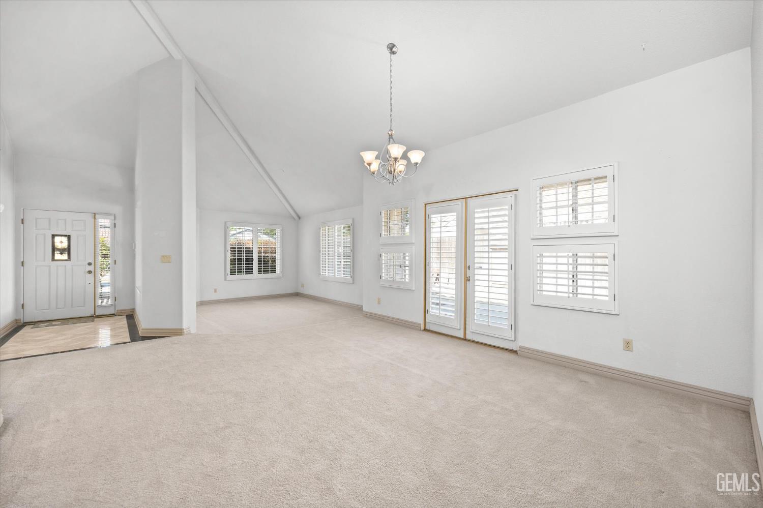 7601 Live Oak Way