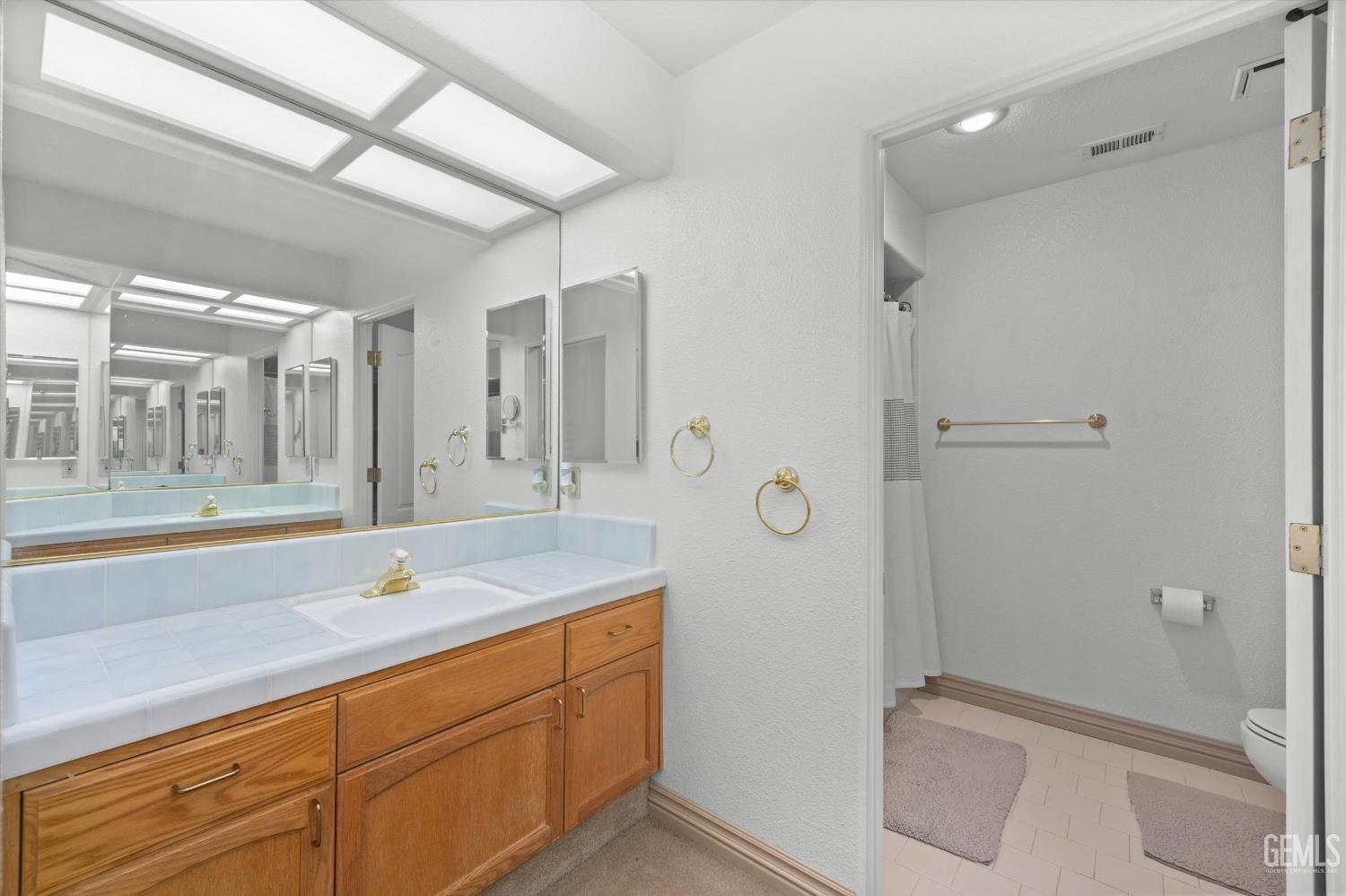 7601 Live Oak Way