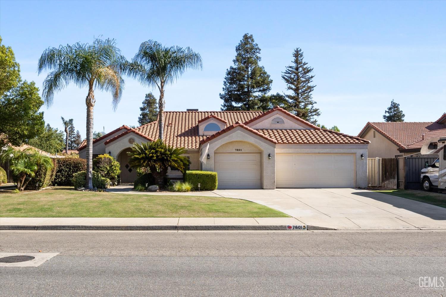7601 Live Oak Way