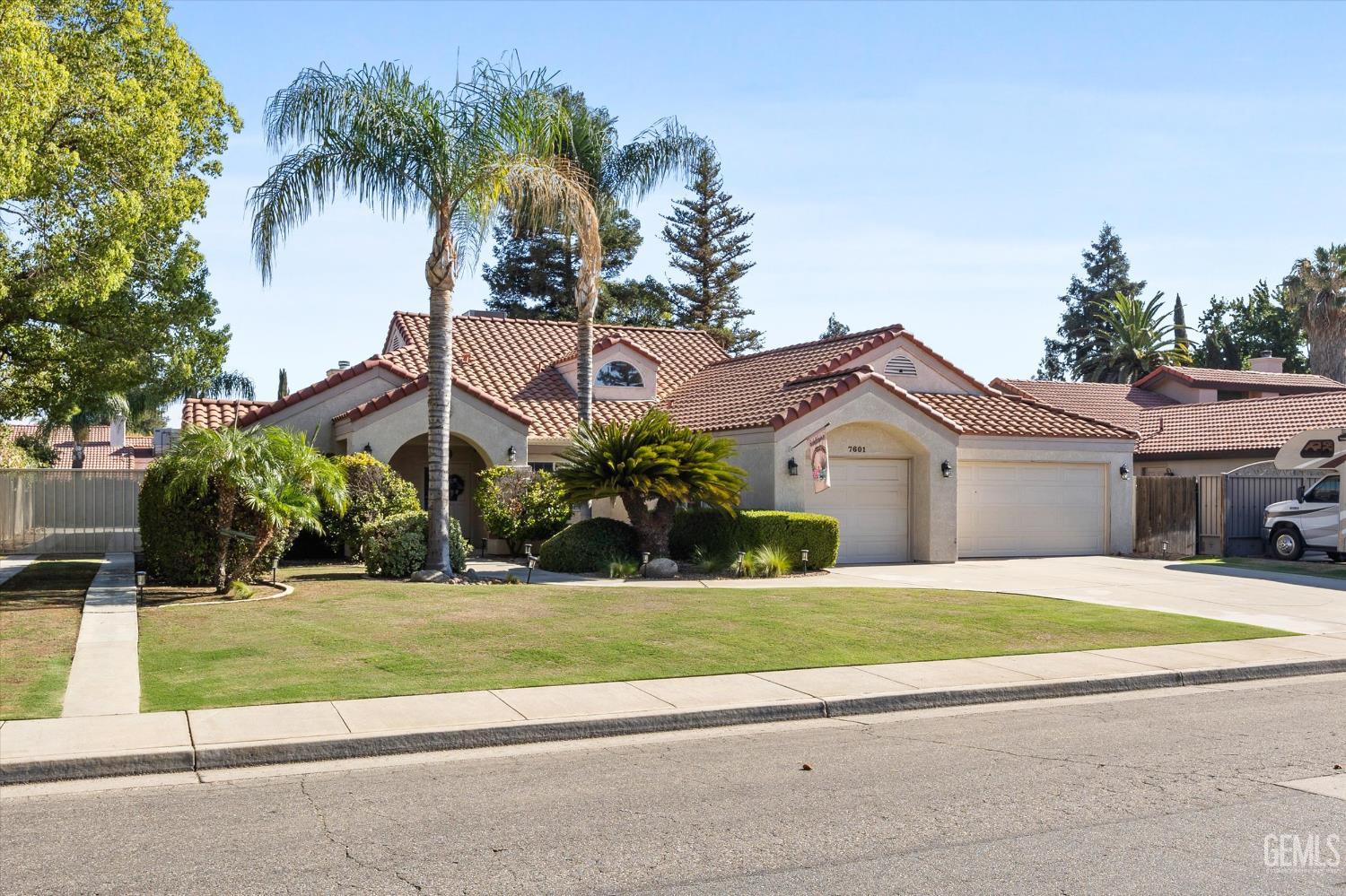 7601 Live Oak Way