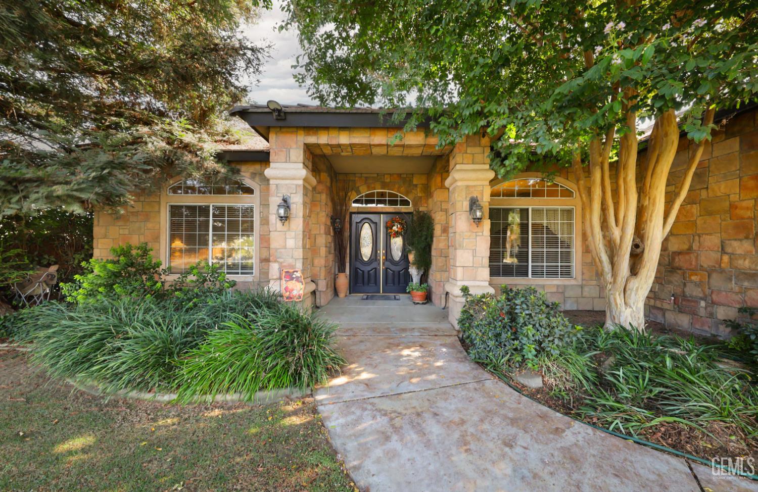 15503 Clarisse Street