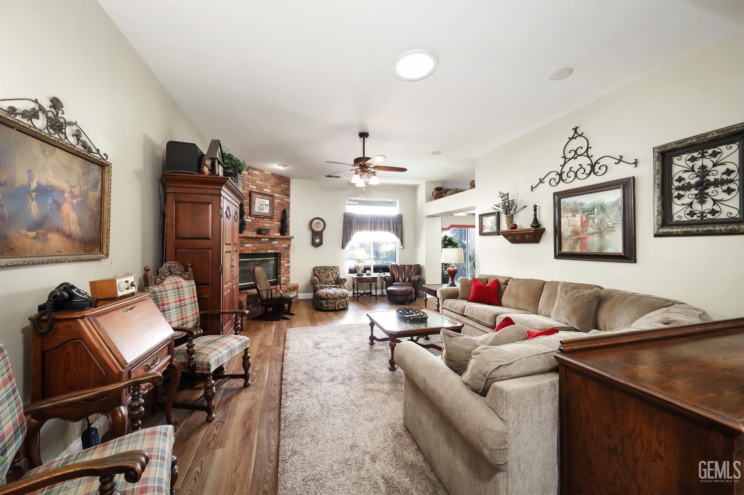 15503 Clarisse Street