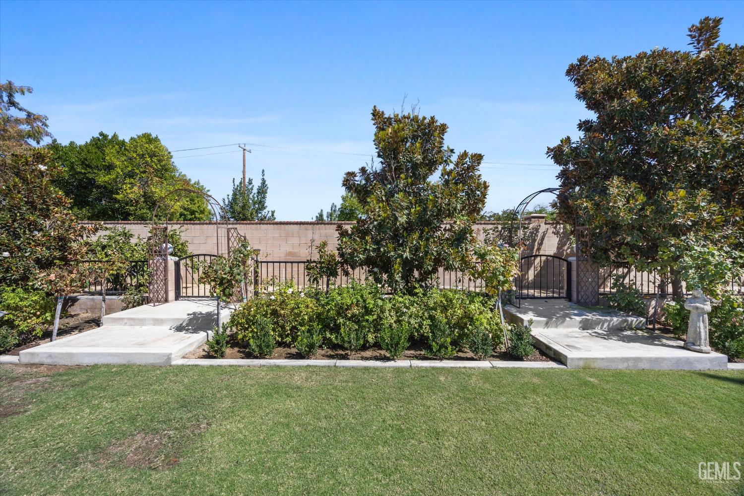 6002 Dartmoor Wood Avenue