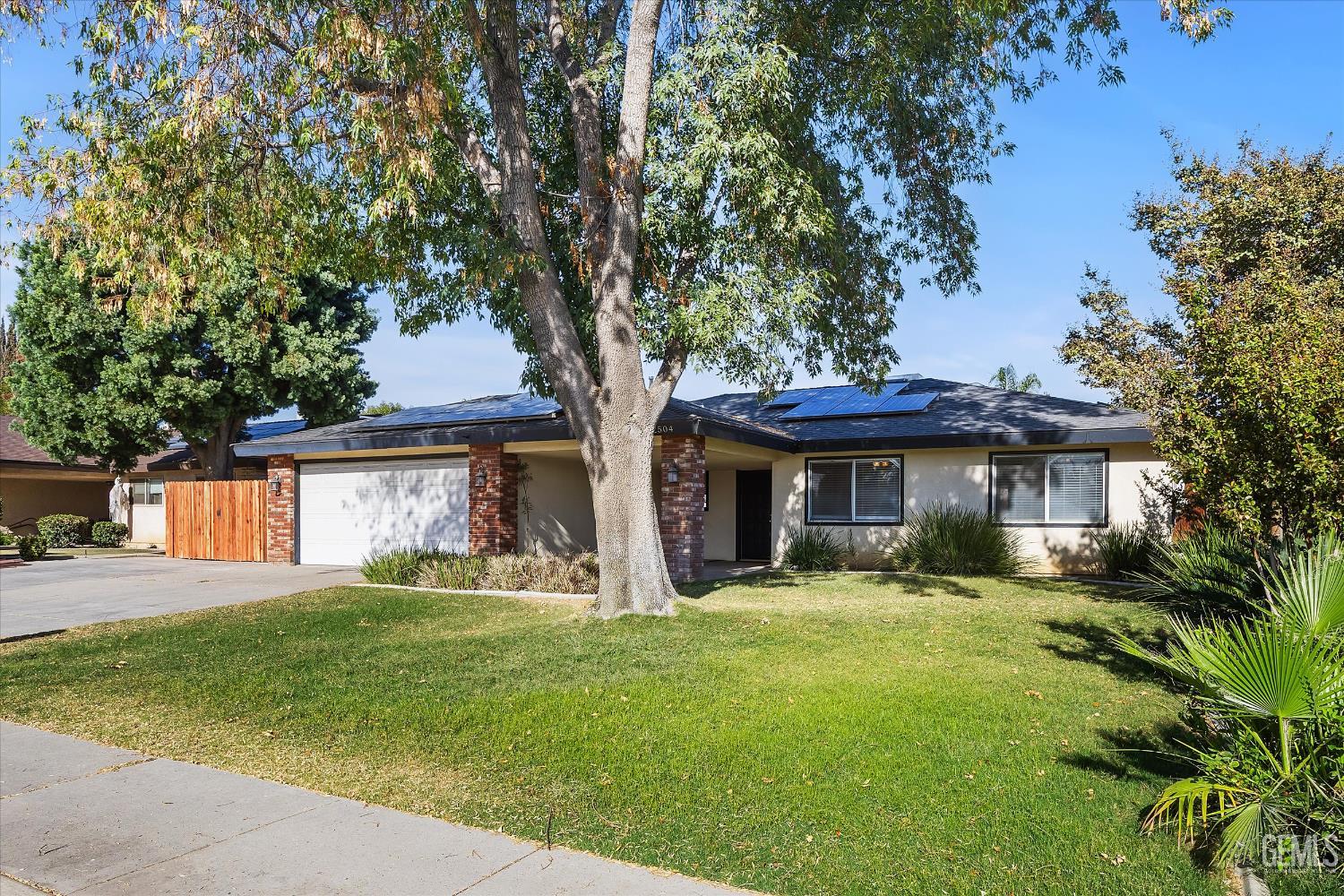 2504 Prestwick Court