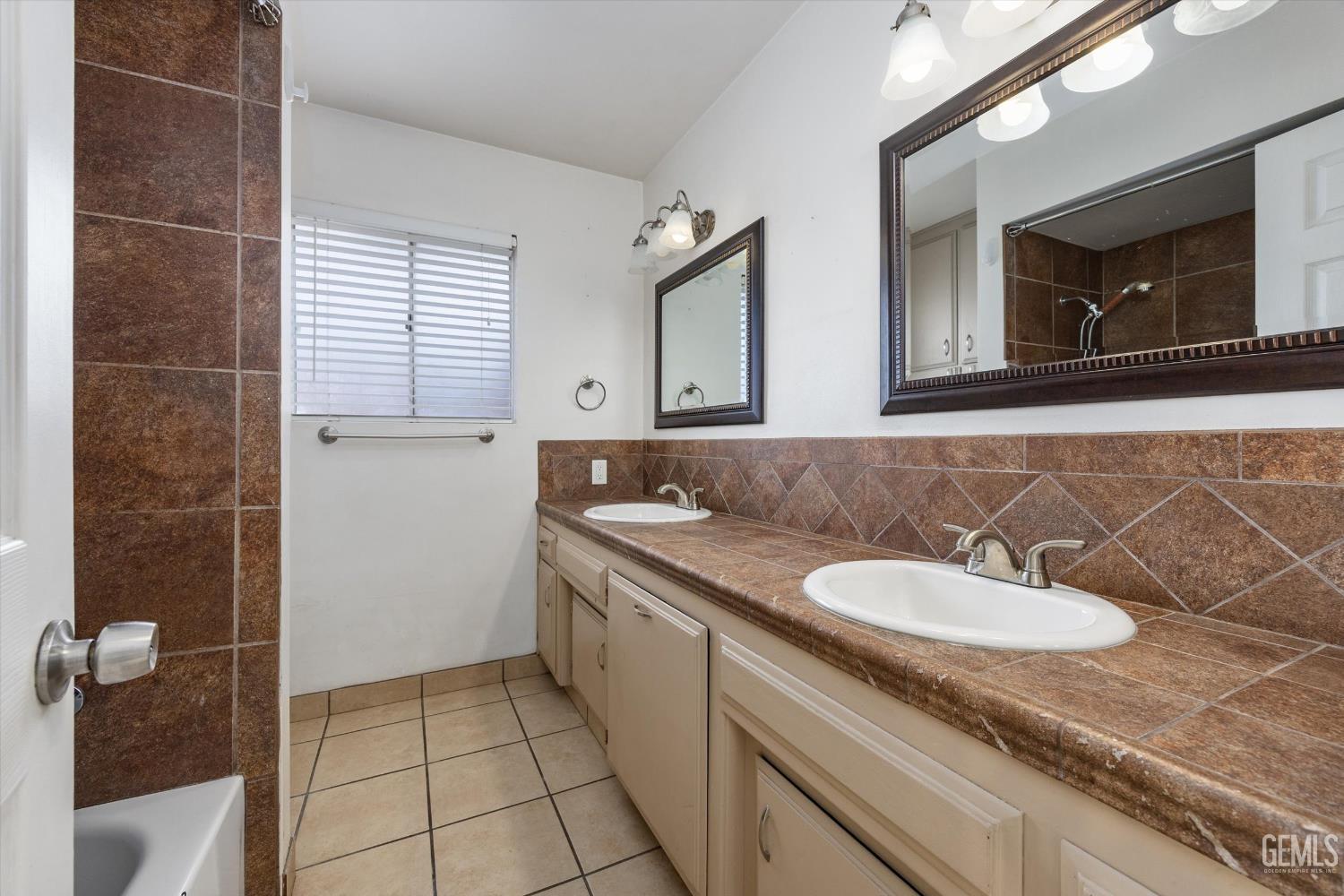 2504 Prestwick Court