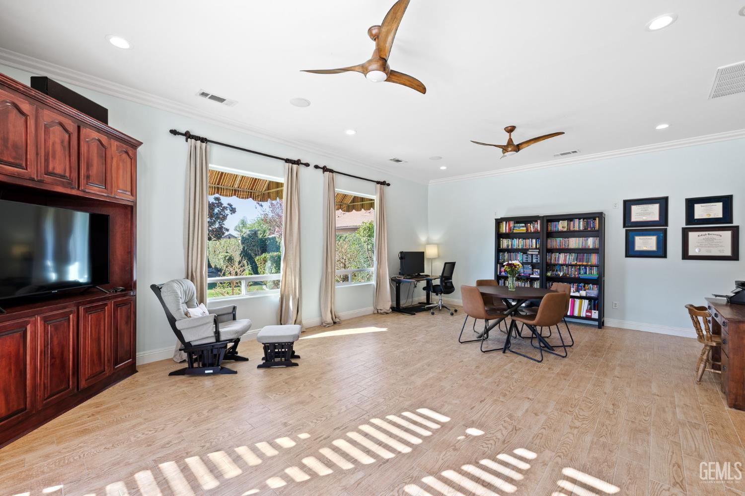 15918 Clos Du Val Avenue