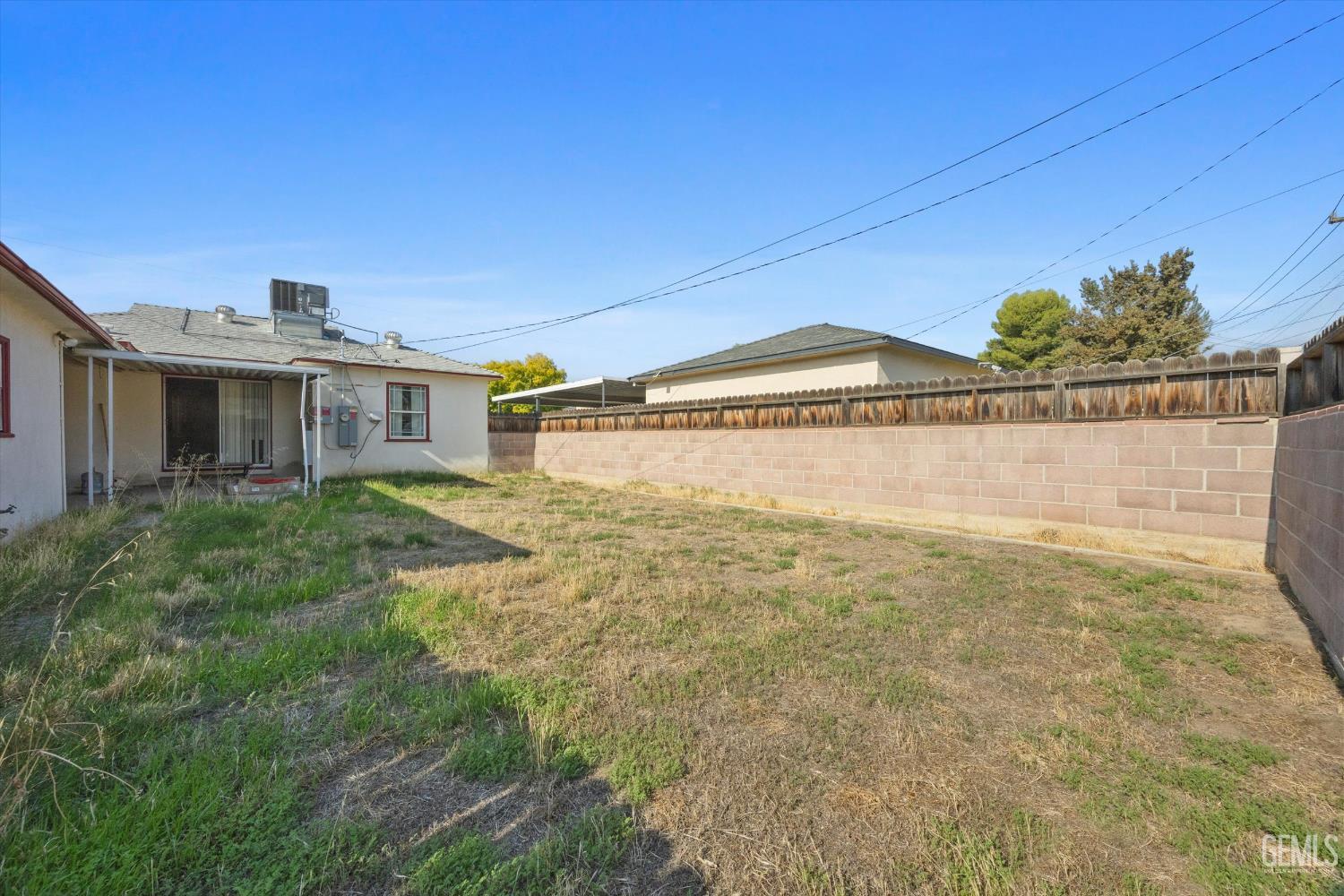 2700 Charleston Drive