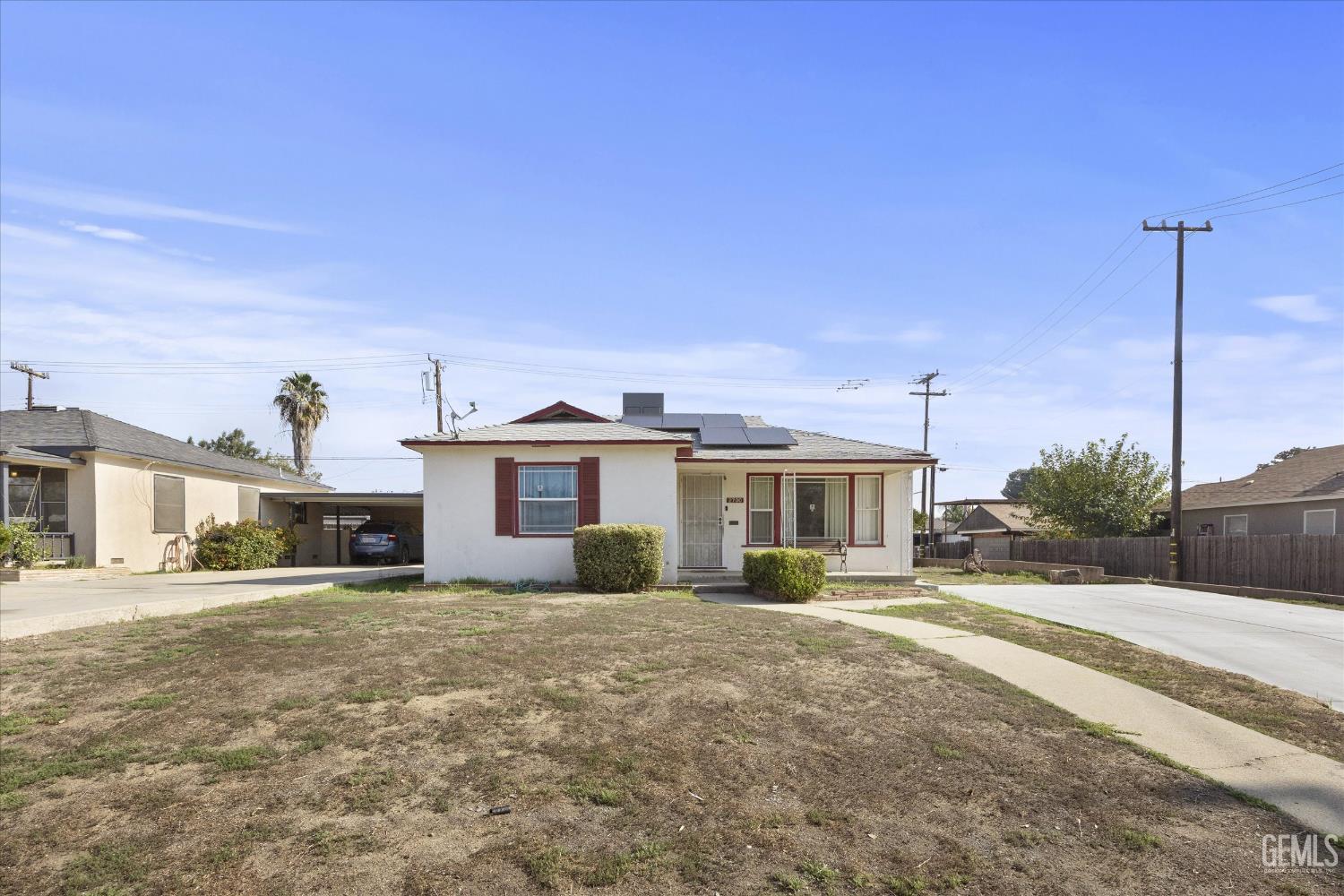 2700 Charleston Drive