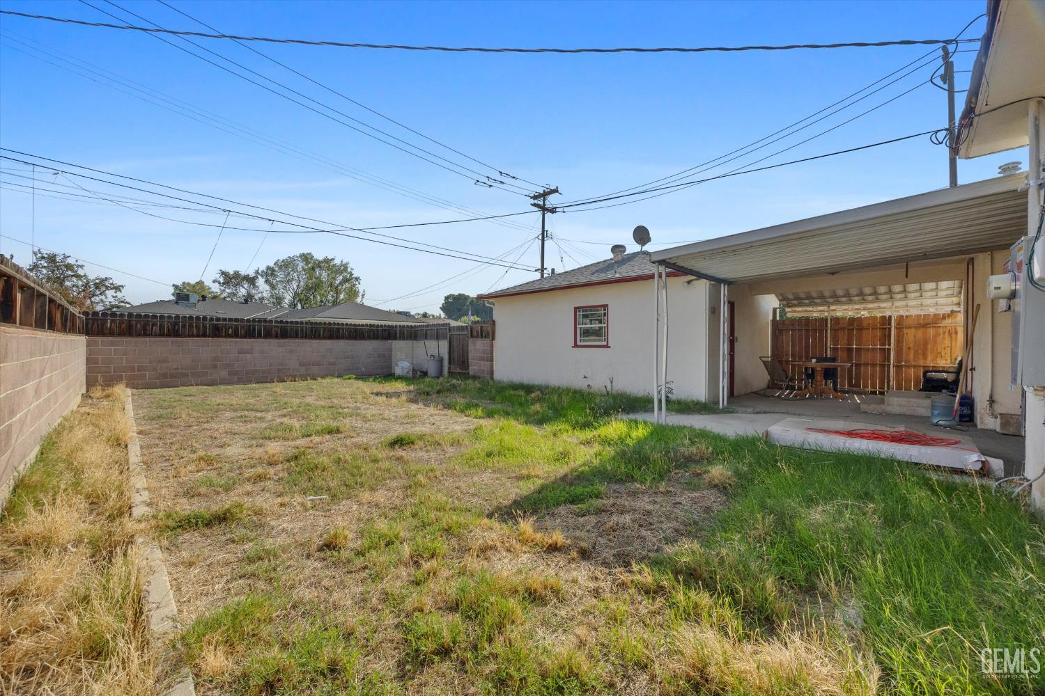 2700 Charleston Drive