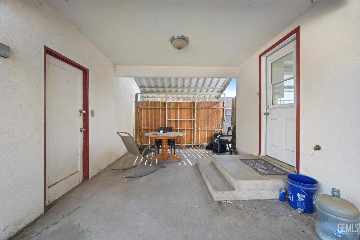 2700 Charleston Drive