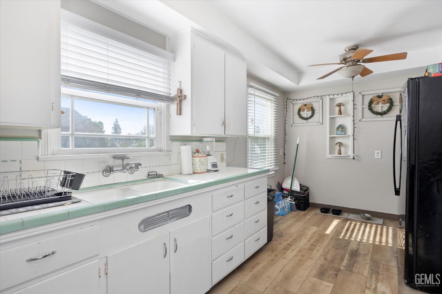 2700 Charleston Drive