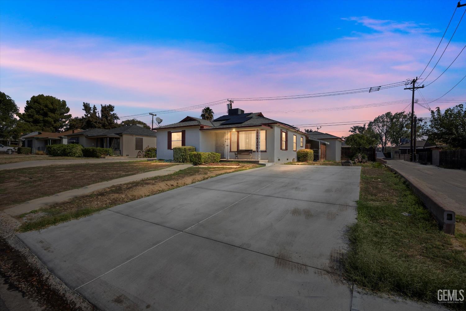 2700 Charleston Drive