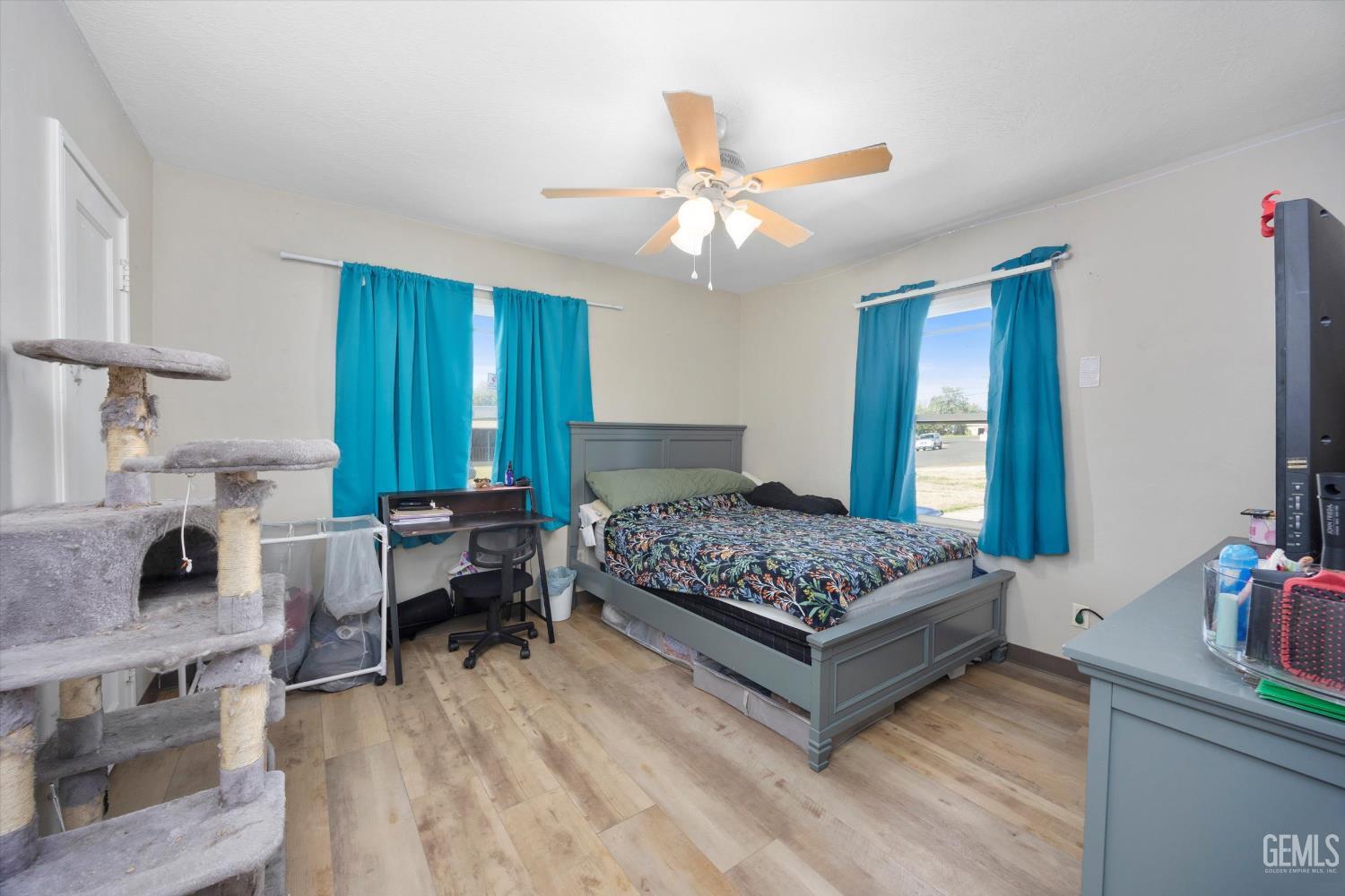 2700 Charleston Drive