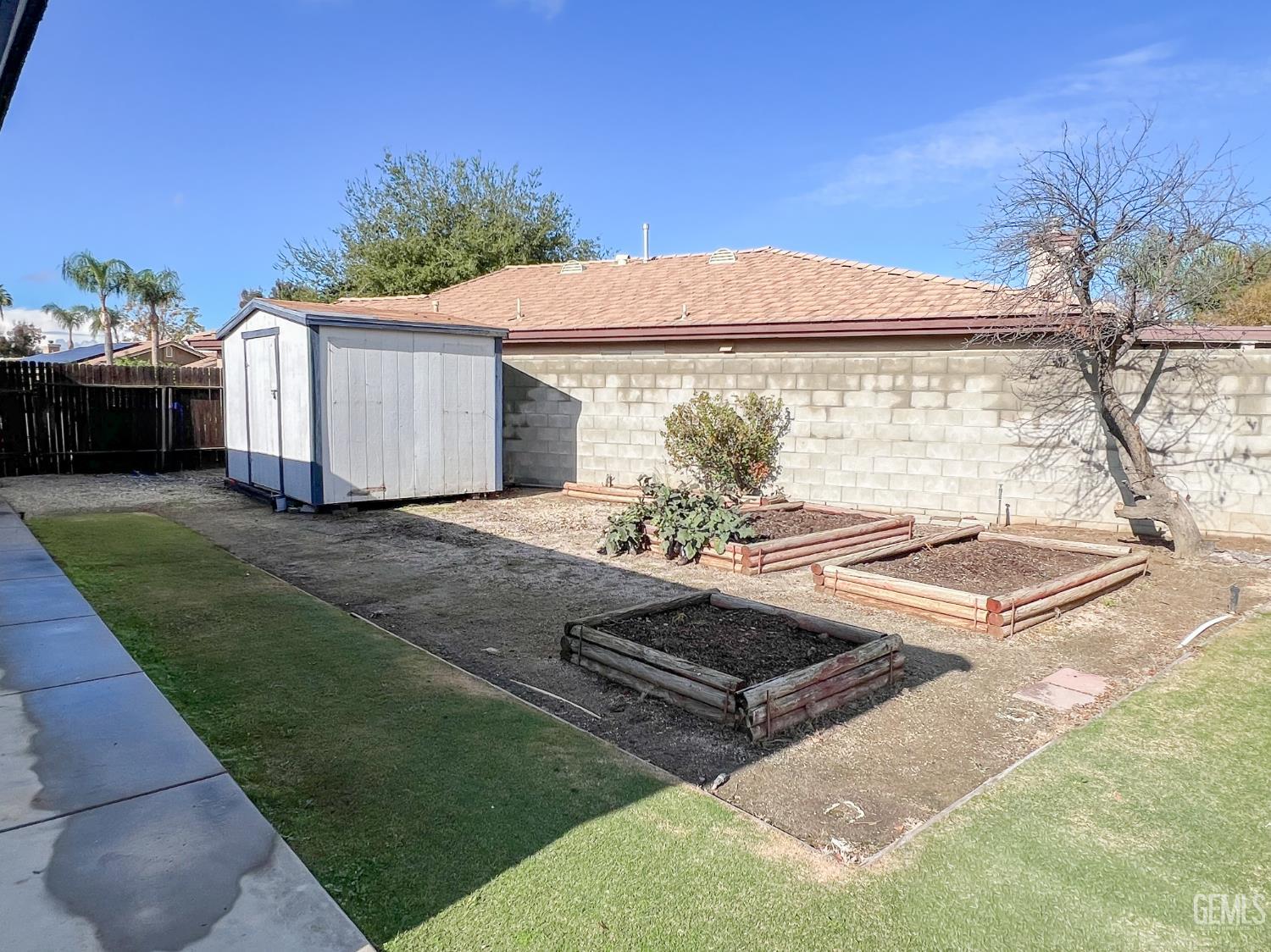 5004 Sioux Place
