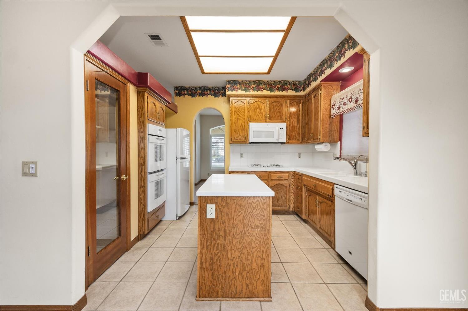 10401 Atakapa Avenue