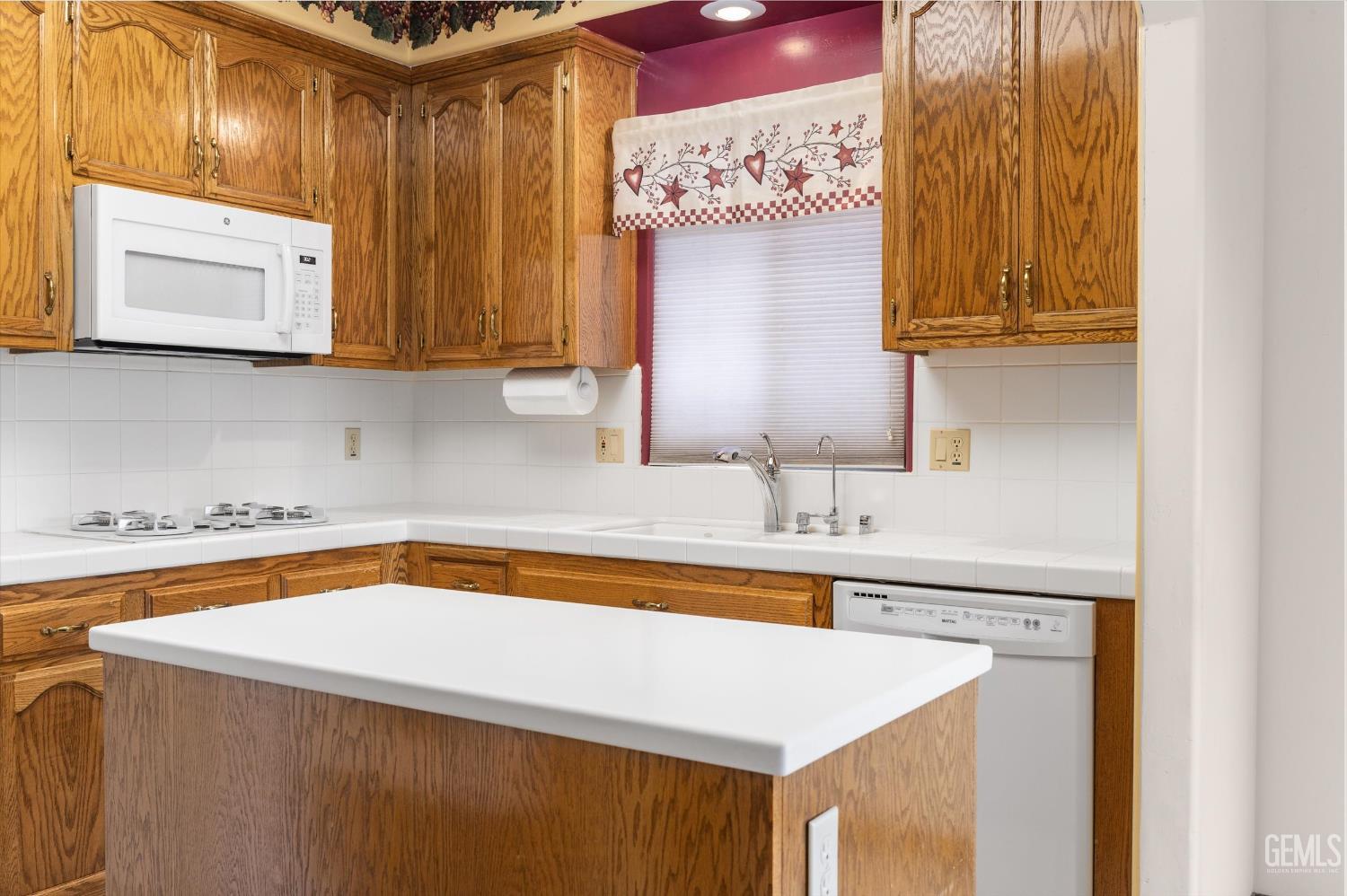 10401 Atakapa Avenue