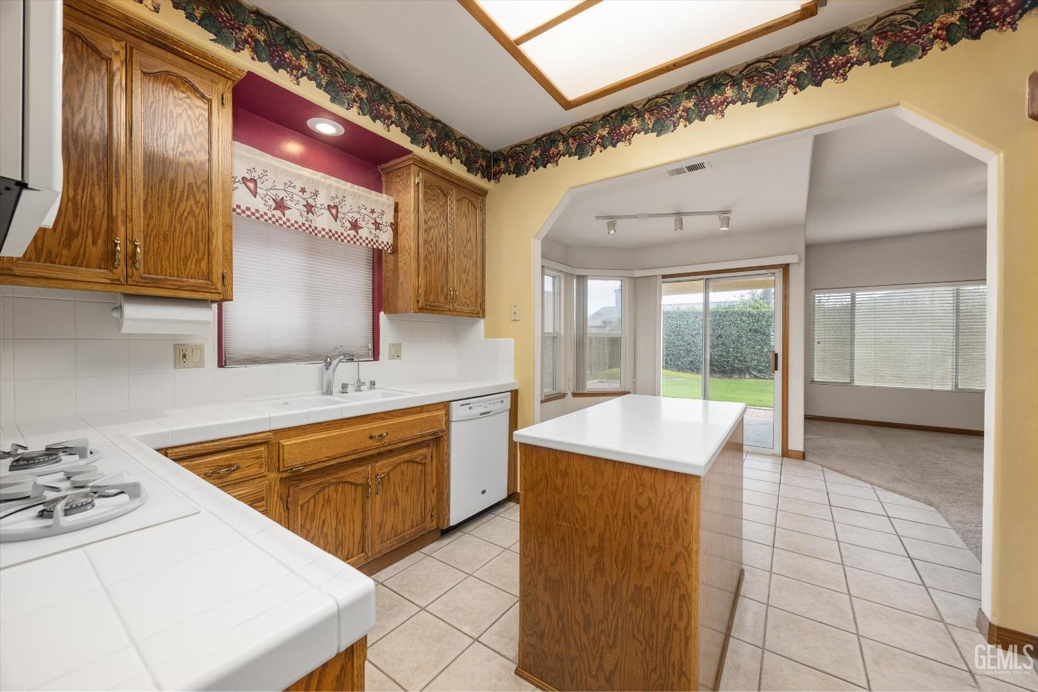 10401 Atakapa Avenue