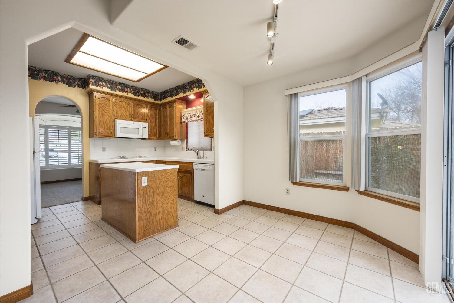 10401 Atakapa Avenue