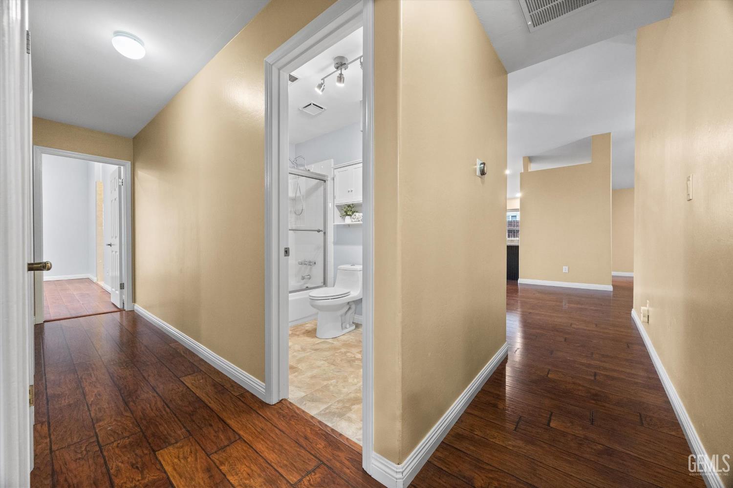 8502 Sun Harbor Drive