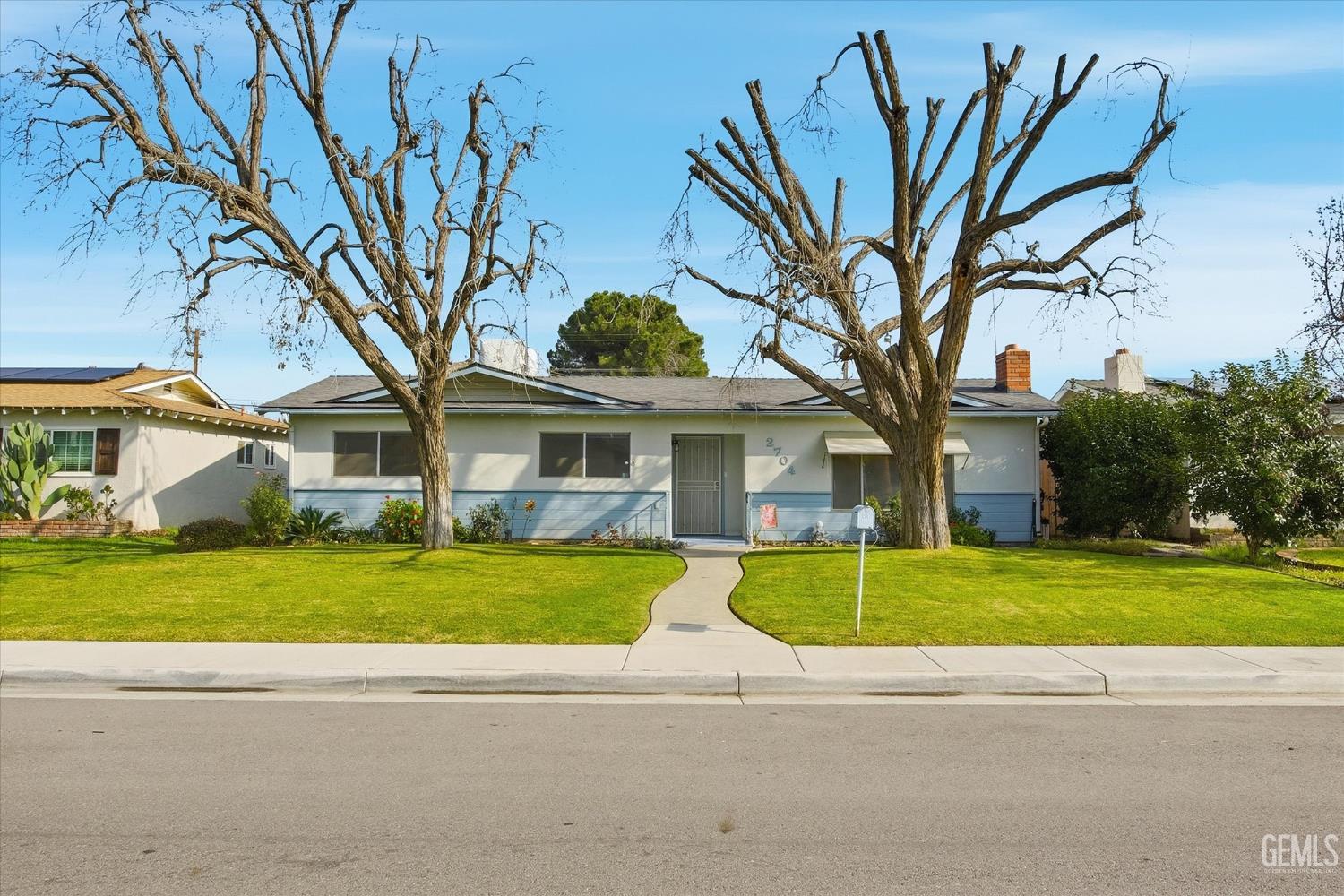 2704 Hallisey Street