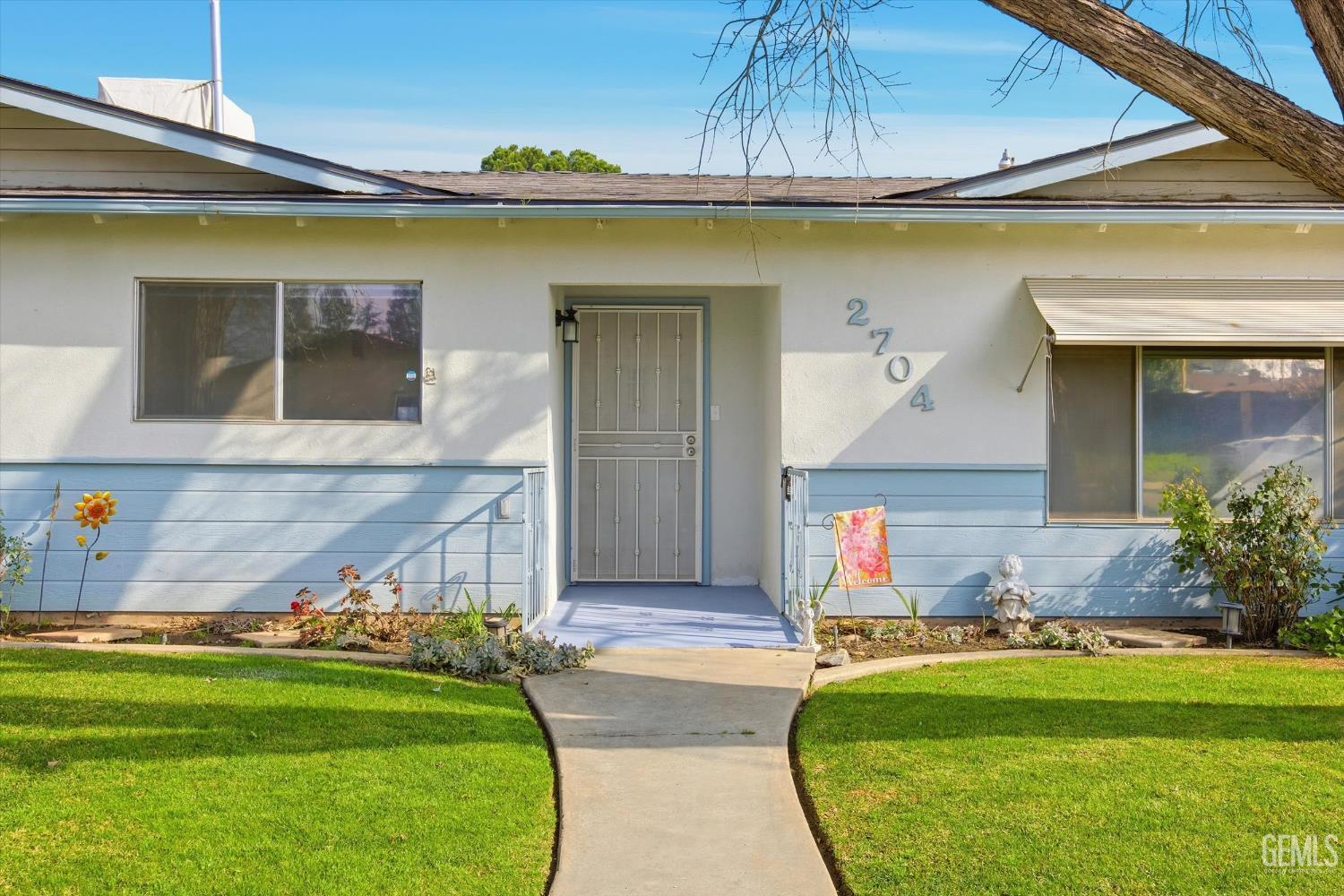 2704 Hallisey Street