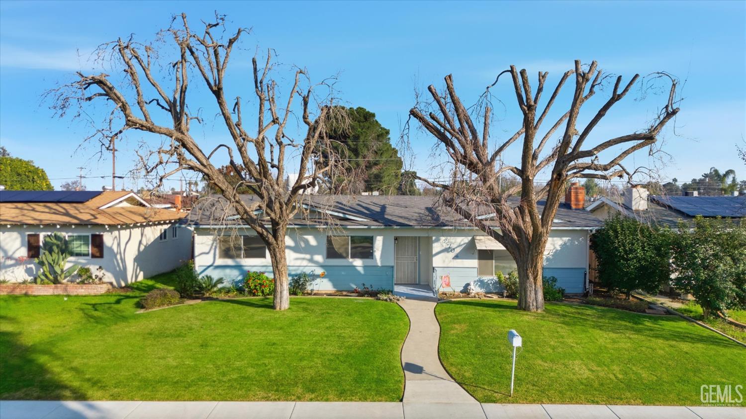 2704 Hallisey Street