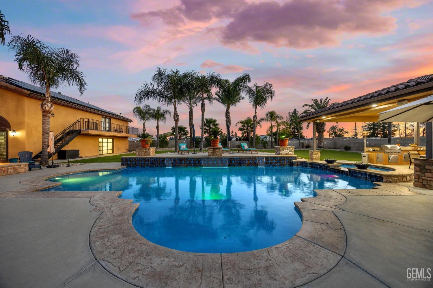 17609 Legend Oaks Lane