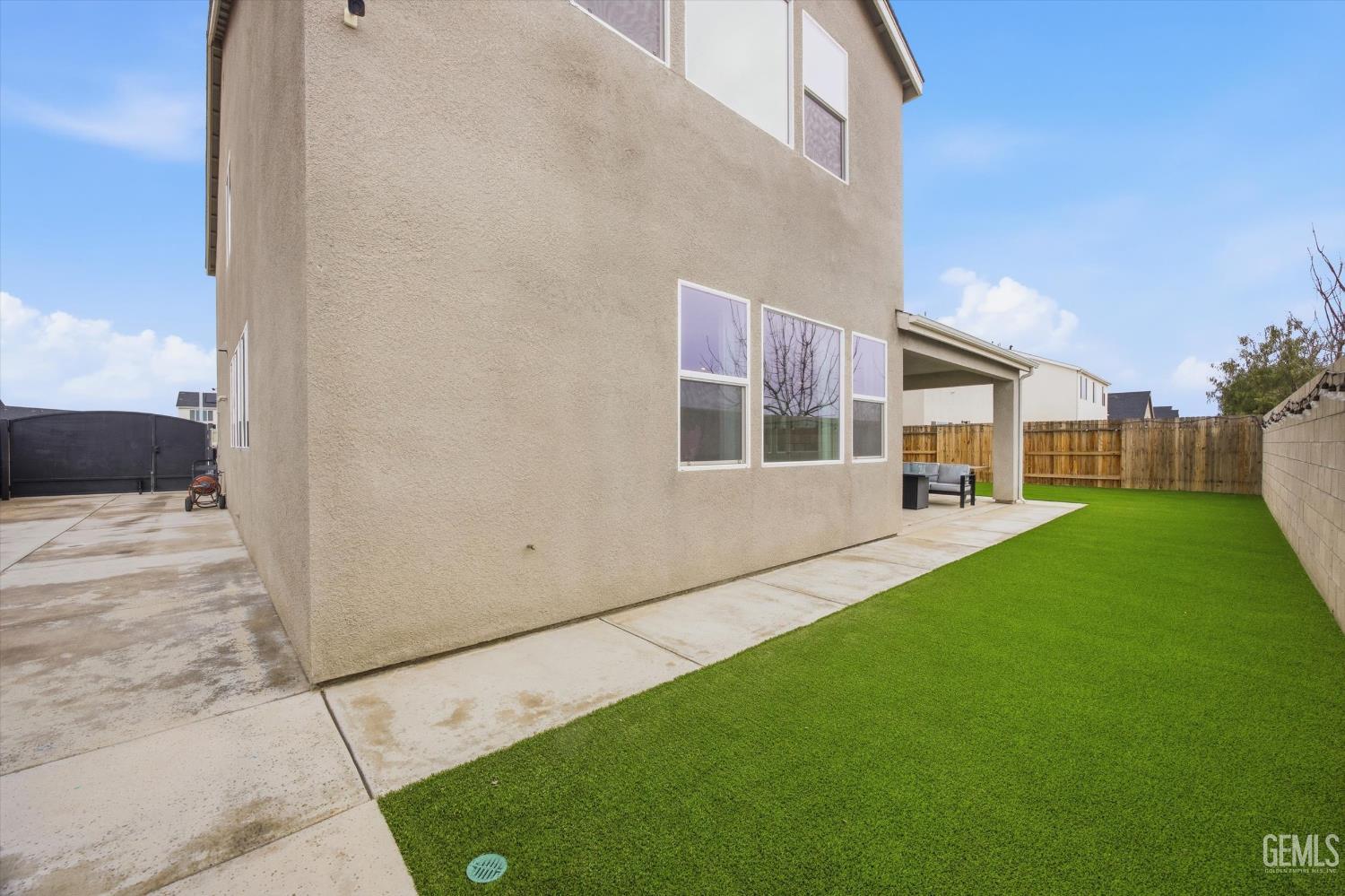 6807 Diamond Springs Drive