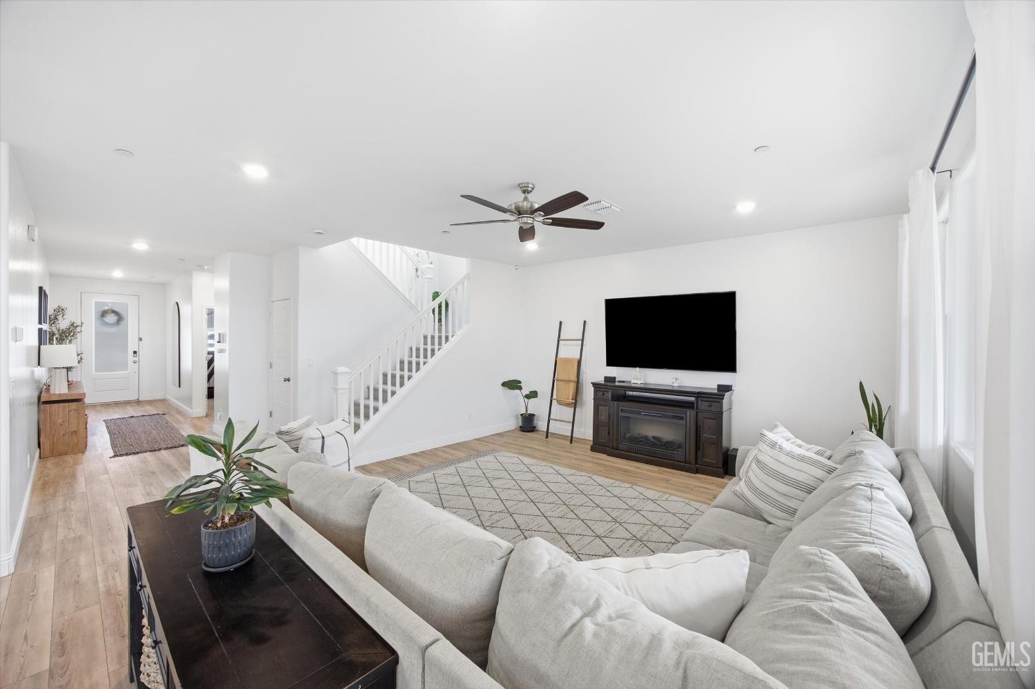 6807 Diamond Springs Drive