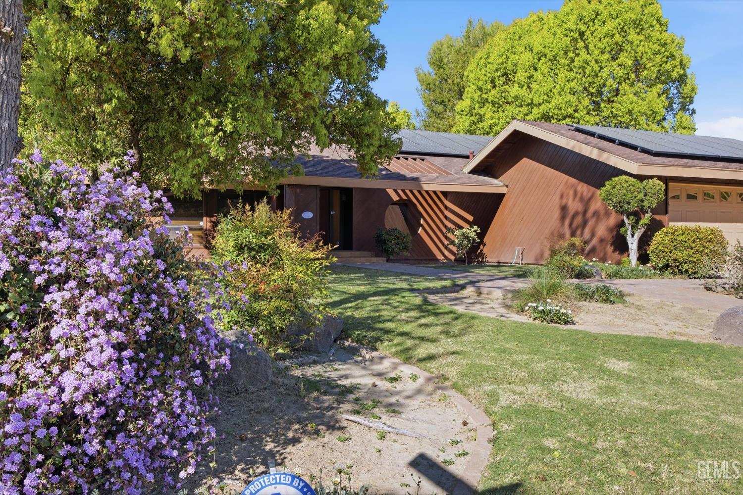 7700 Las Cruces Avenue