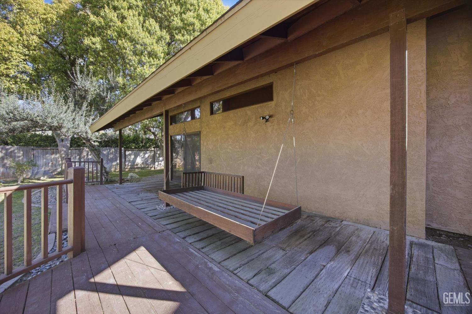 7700 Las Cruces Avenue