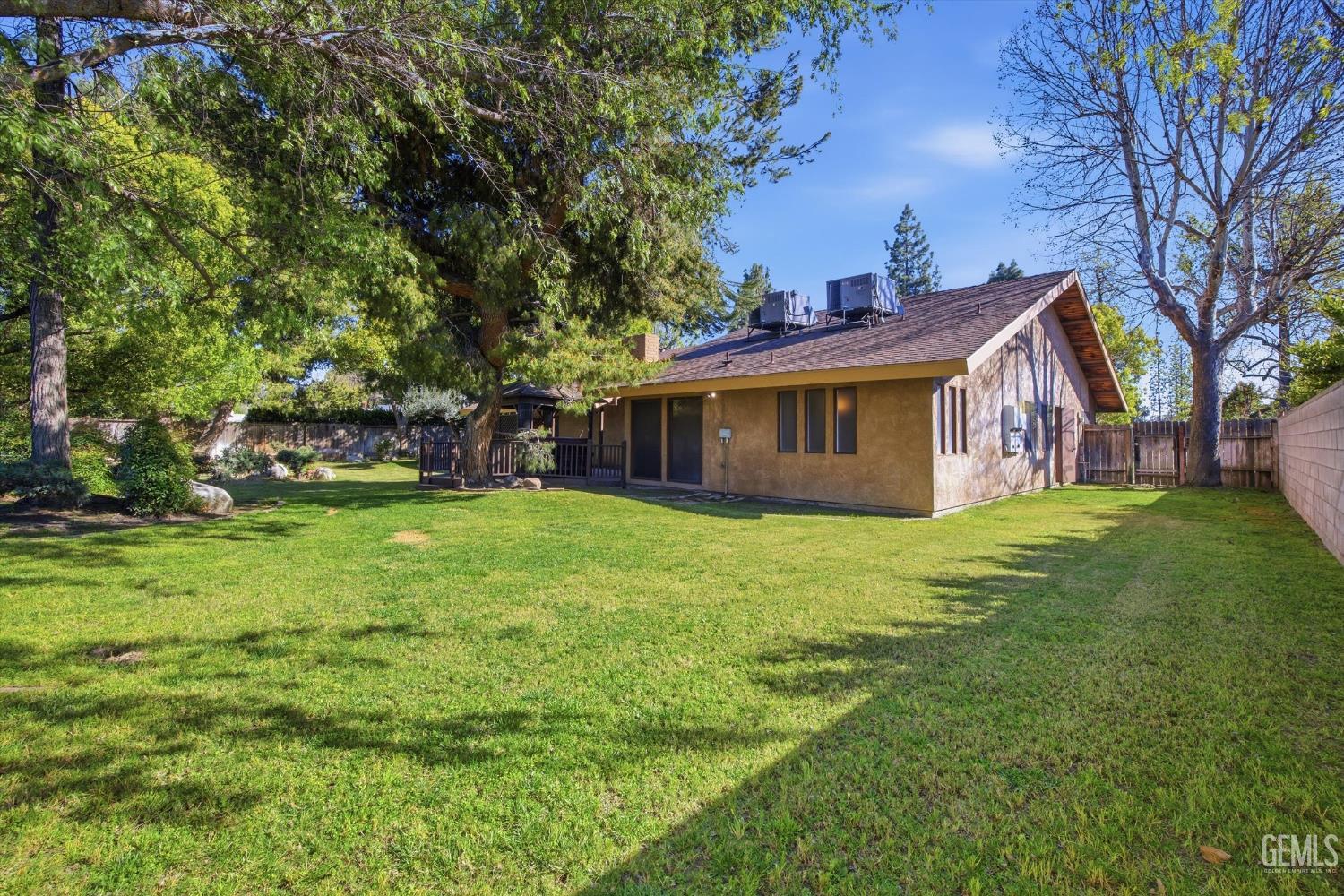 7700 Las Cruces Avenue