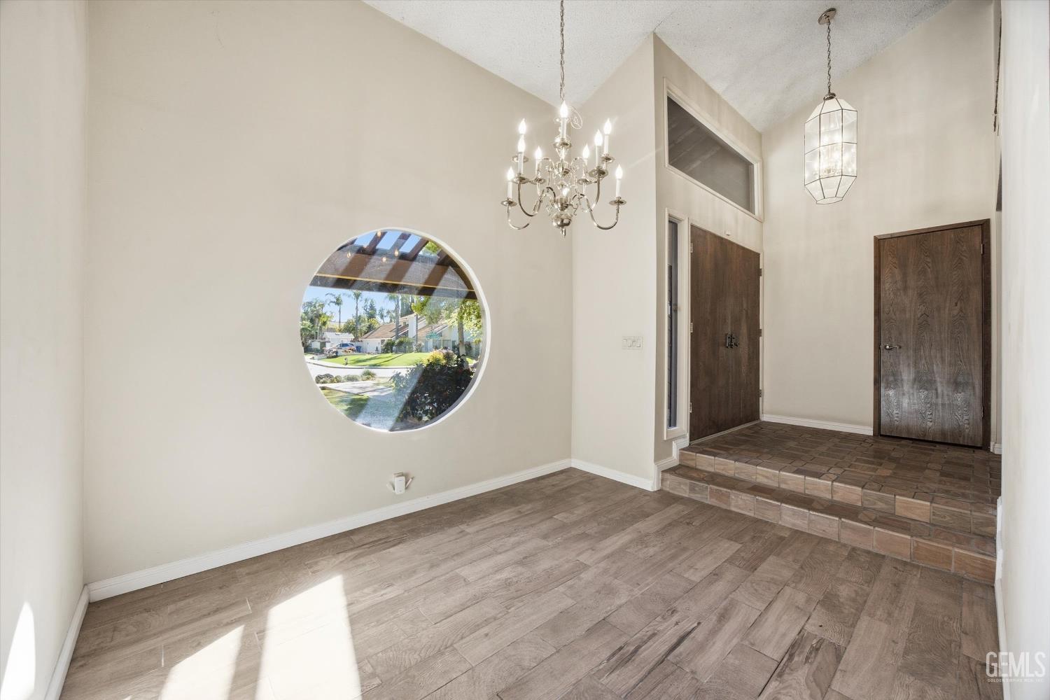 7700 Las Cruces Avenue