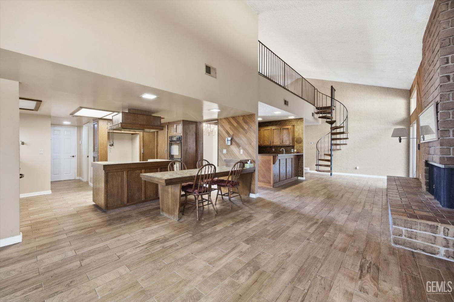 7700 Las Cruces Avenue