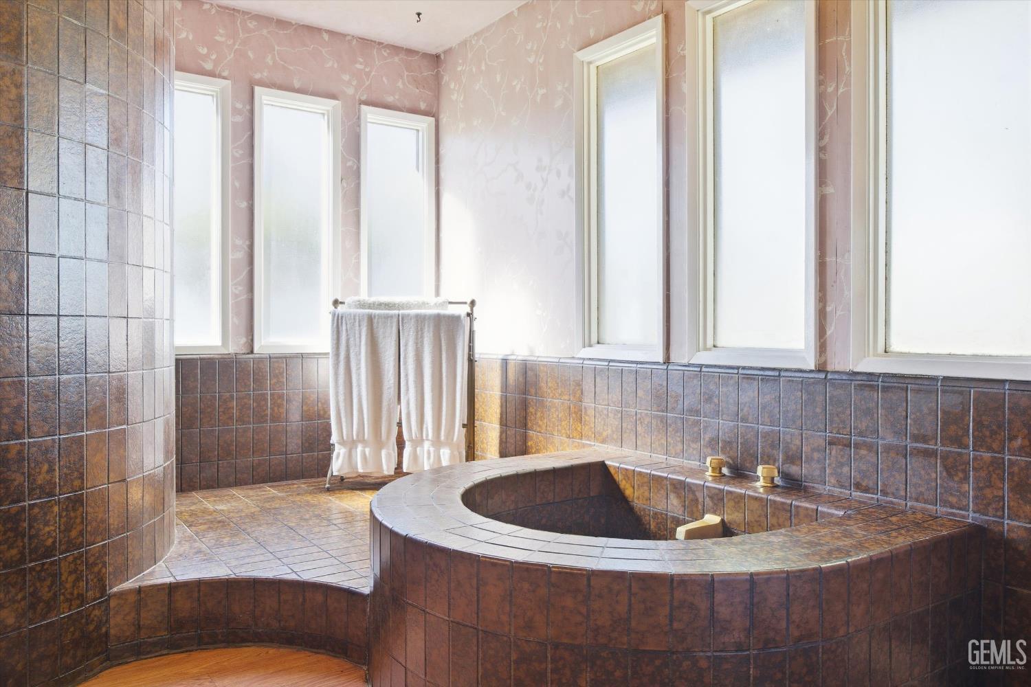 7700 Las Cruces Avenue